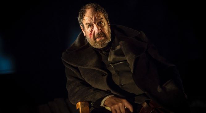 Crítica: Moby Dick - Josep Maria Pou se convierte en un enorme capitán Ahab Crítica: Moby Dick - Josep Maria Pou se convierte en un enorme capitán Ahab