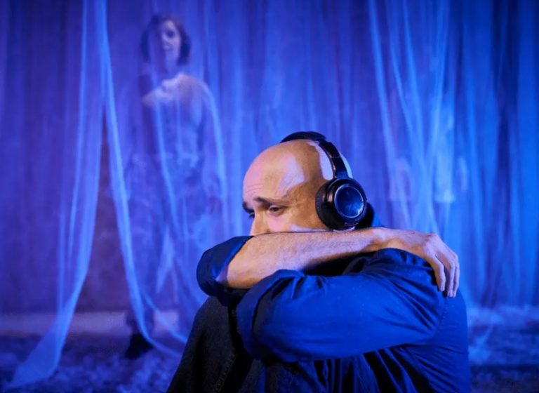 Arribaràs i serà de nit Sala Àtrium